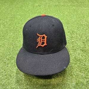 New Era DETROIT TIGERS Baseball Hat Old English D Fitted Size 7 Embroidered